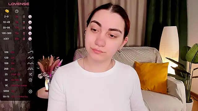 hannacheekss  online show from 04-10-26, 02:06