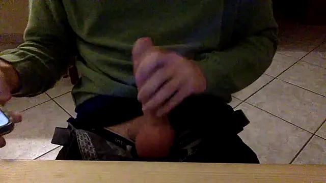 Snapshot of Realita chatting on 10-23-25, 10:03 Realita online show from 10-23-25, 10:03