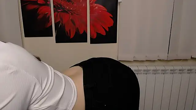 Snapshot of AliceSexyyy_ chatting on 12-09-24, 04:05 AliceSexyyy online show from 12-09-24, 04:05