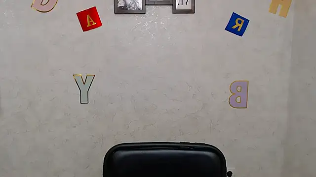 Snapshot of AliceSexyyy_ chatting on 02-25-25, 12:24 AliceSexyyy online show from 02-25-25, 12:24