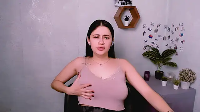 Snapshot of AliceSexyyy_ chatting on 09-17-25, 06:20 AliceSexyyy online show from 09-17-25, 06:20