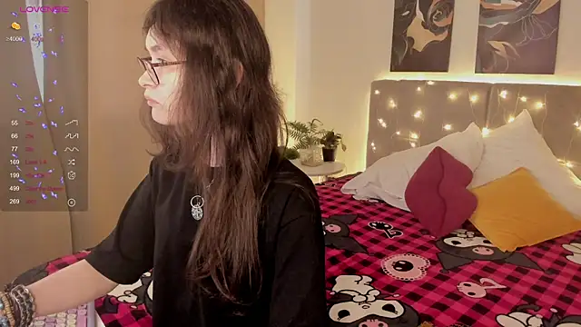 Emily Strikeee online show from 04-01-26, 02:01