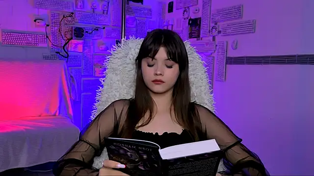 EvaThopson online show from 04-06-26, 10:16