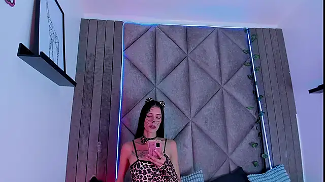 Snapshot of ChanelAdamss_ chatting on 10-31-25, 03:02 ChanelAdamss online show from 10-31-25, 03:02