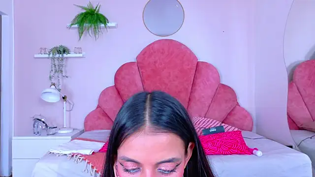 Snapshot of ChanelAdamss_ chatting on 11-25-25, 12:38 ChanelAdamss online show from 11-25-25, 12:38