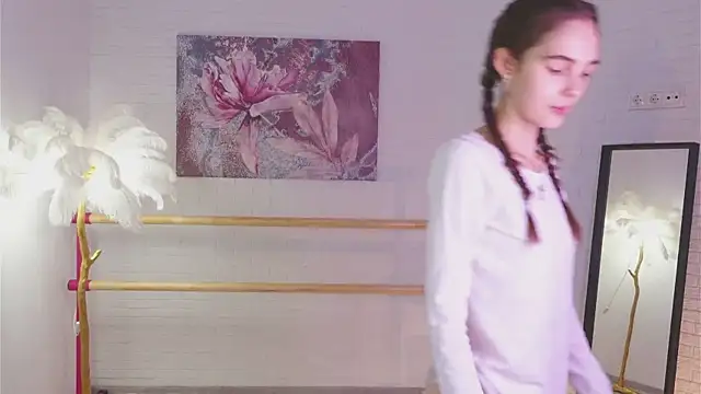 Snapshot of lylylovesyou chatting on 01-11-25, 06:03 lylylovesyou online show from 01-11-25, 06:03