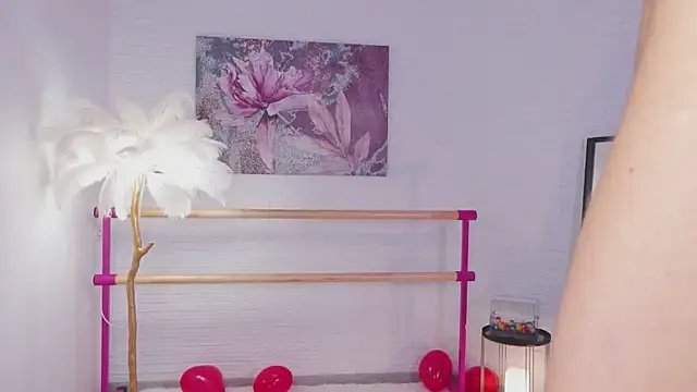 Snapshot of lylylovesyou chatting on 02-17-25, 09:56 lylylovesyou online show from 02-17-25, 09:56