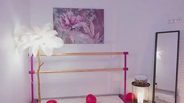 Snapshot of lylylovesyou chatting on 02-20-25, 05:44 lylylovesyou online show from 02-20-25, 05:44