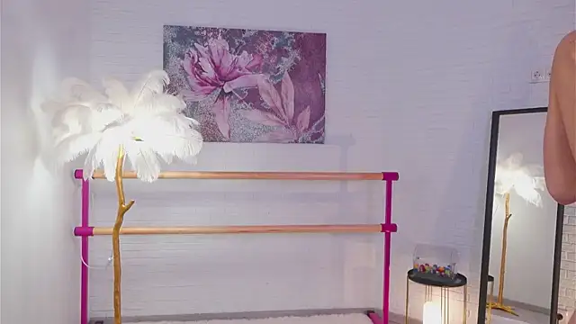 Snapshot of lylylovesyou chatting on 02-24-25, 10:15 lylylovesyou online show from 02-24-25, 10:15