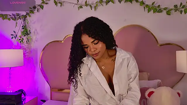 Snapshot of NahiaraReina chatting on 06-03-26, 02:33 NahiaraReina online show from 06-03-26, 02:33