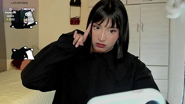 Ju Kyung online show from 10-31-25, 01:39