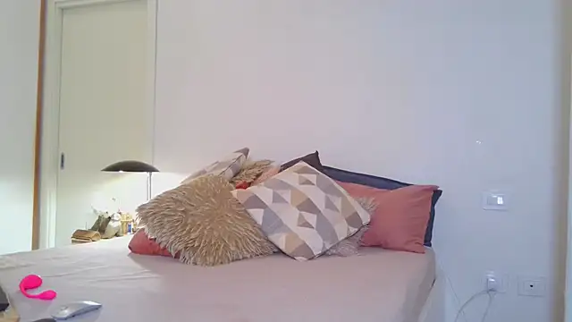 Snapshot of JuliaMartini chatting on 01-15-26, 09:47 JuliaMartini online show from 01-15-26, 09:47