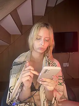 Bellahcha online show from 04-19-26, 06:07