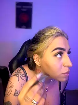 AnnikaMerliahh  online show from 11-14-25, 03:16