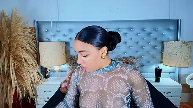 EileenBenzon online show from 02-24-25, 02:48