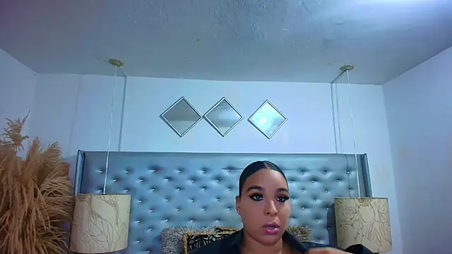 EileenBenzon online show from 11-12-25, 05:08