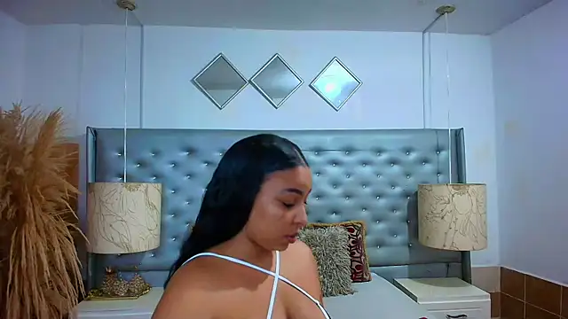 Snapshot of EileenBenzon chatting on 01-06-26, 06:22 EileenBenzon online show from 01-06-26, 06:22