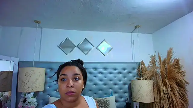 Snapshot of EileenBenzon chatting on 02-09-26, 01:37 EileenBenzon online show from 02-09-26, 01:37