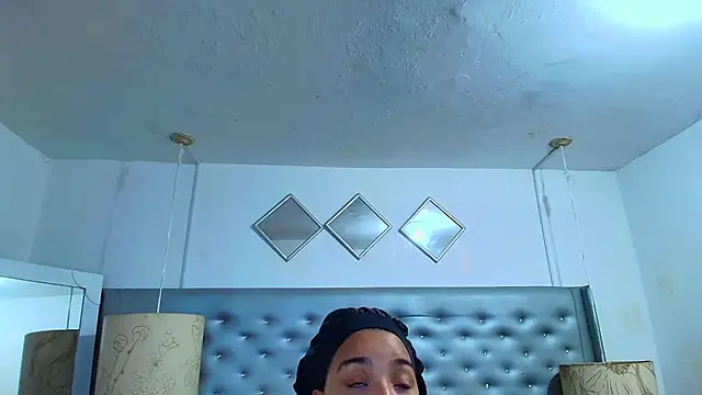 EileenBenzon online show from 03-18-26, 04:04