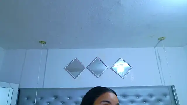 Snapshot of EileenBenzon chatting on 04-27-26, 01:31 EileenBenzon online show from 04-27-26, 01:31