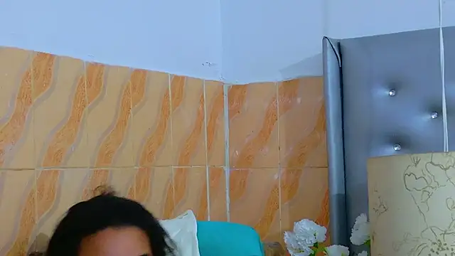 Snapshot of EileenBenzon chatting on 05-13-26, 04:10 EileenBenzon online show from 05-13-26, 04:10