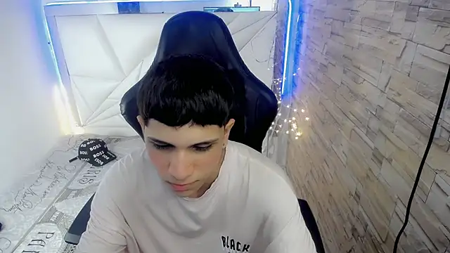 Snapshot of Brayan_lopezz chatting on 12-04-24, 01:53 Brayan lopezz online show from 12-04-24, 01:53