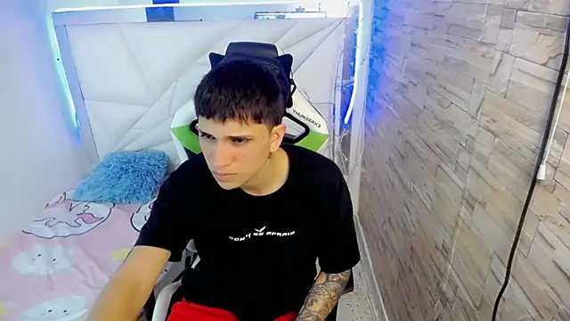 Snapshot of Brayan_lopezz chatting on 01-18-25, 01:08 Brayan lopezz online show from 01-18-25, 01:08