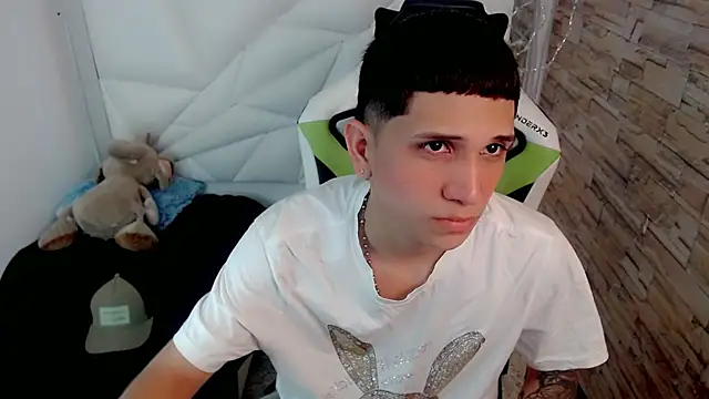 Snapshot of Brayan_lopezz chatting on 02-03-25, 12:57 Brayan lopezz online show from 02-03-25, 12:57