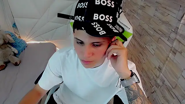 Snapshot of Brayan_lopezz chatting on 03-17-25, 06:53 Brayan lopezz online show from 03-17-25, 06:53