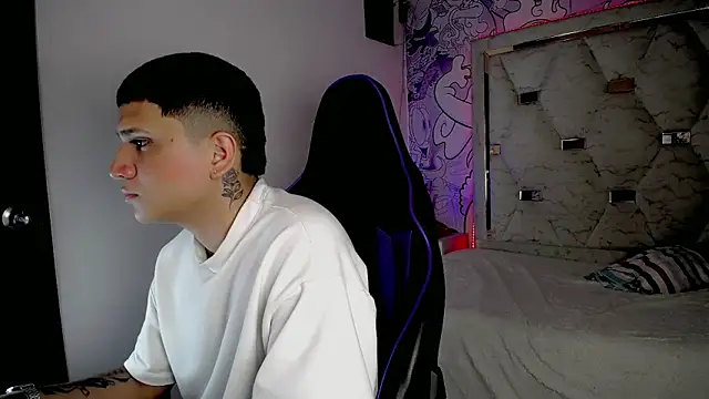 Brayan lopezz online show from 04-25-26, 09:34