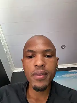 Snapshot of BlueIceCube chatting on 02-24-25, 01:53 BlueIceCube online show from 02-24-25, 01:53