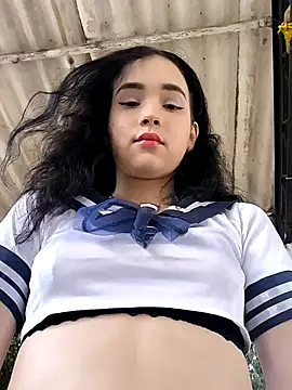 Snapshot of sweet_outdoor_charm chatting on 10-25-25, 07:30 sweet outdoor charm online show from 10-25-25, 07:30