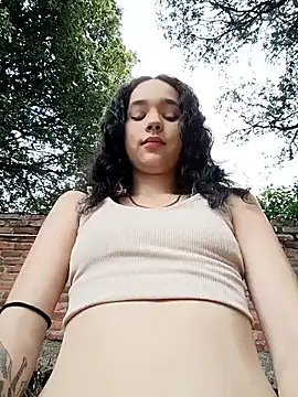 sweet outdoor charm online show from 03-21-26, 08:01