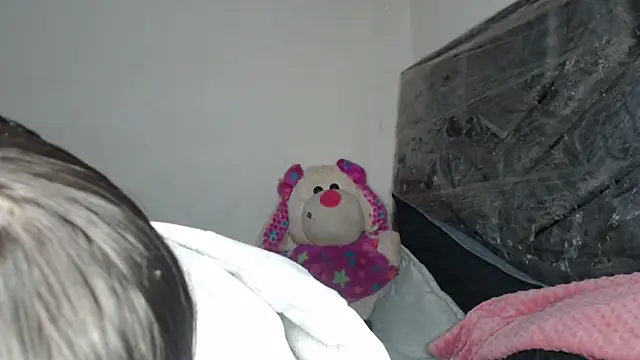 Snapshot of skinny_sweet2411 chatting on 01-11-26, 12:21 skinny sweet2411 online show from 01-11-26, 12:21