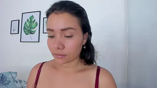 Snapshot of Rousse_blue chatting on 01-17-25, 06:15 Rousse blue online show from 01-17-25, 06:15