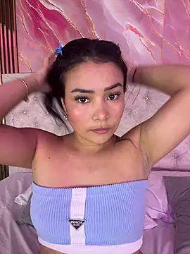 Snapshot of Rousse_blue chatting on 11-26-25, 03:40 Rousse blue online show from 11-26-25, 03:40