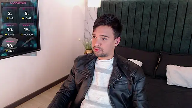 Snapshot of Edward_max chatting on 01-18-25, 03:53 Edward max online show from 01-18-25, 03:53