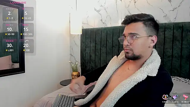 Snapshot of Edward_max chatting on 01-31-25, 06:35 Edward max online show from 01-31-25, 06:35