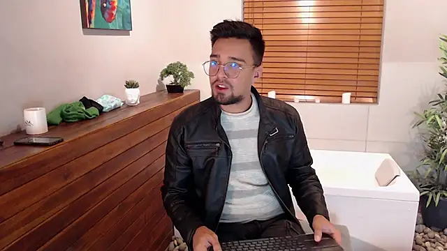 Snapshot of Edward_max chatting on 02-05-25, 03:13 Edward max online show from 02-05-25, 03:13