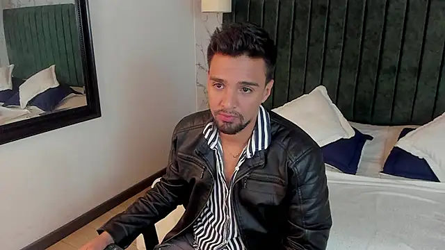 Snapshot of Edward_max chatting on 02-07-25, 12:39 Edward max online show from 02-07-25, 12:39