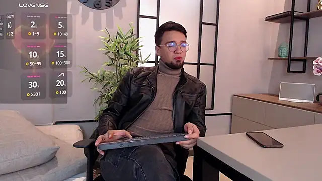 Snapshot of Edward_max chatting on 02-15-25, 03:42 Edward max online show from 02-15-25, 03:42