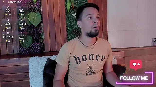 Snapshot of Edward_max chatting on 03-17-25, 03:14 Edward max online show from 03-17-25, 03:14