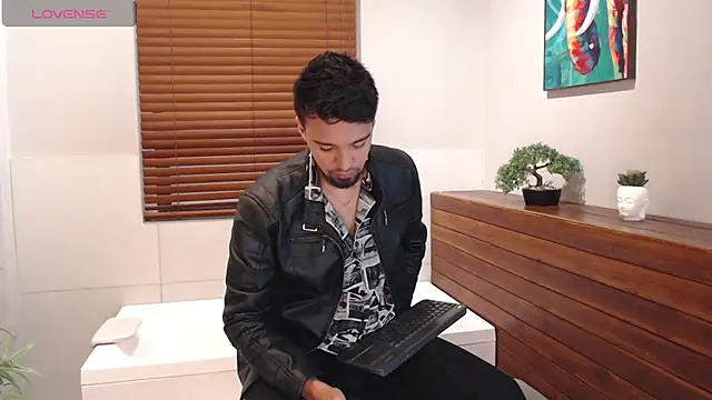 Snapshot of Edward_max chatting on 03-22-25, 03:41 Edward max online show from 03-22-25, 03:41