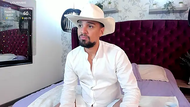 Snapshot of Edward_max chatting on 09-30-25, 03:55 Edward max online show from 09-30-25, 03:55