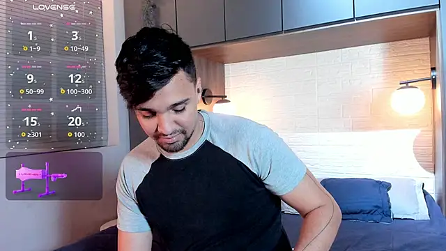 Snapshot of Edward_max chatting on 10-24-25, 04:09 Edward max online show from 10-24-25, 04:09