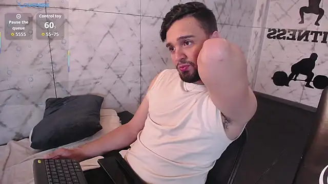 Snapshot of Edward_max chatting on 11-22-25, 03:38 Edward max online show from 11-22-25, 03:38