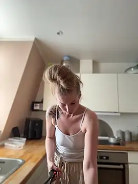 Hr Frk Olsen online show from 04-18-26, 09:24