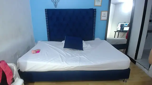 kinky redhead18 online show from 11-19-25, 01:44