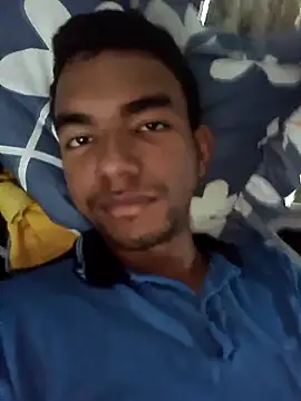 Snapshot of Reynold2608 chatting on 11-29-25, 04:32 Reynold2608 online show from 11-29-25, 04:32