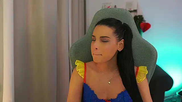 Snapshot of mila__denver chatting on 02-11-25, 05:18 mila denver online show from 02-11-25, 05:18